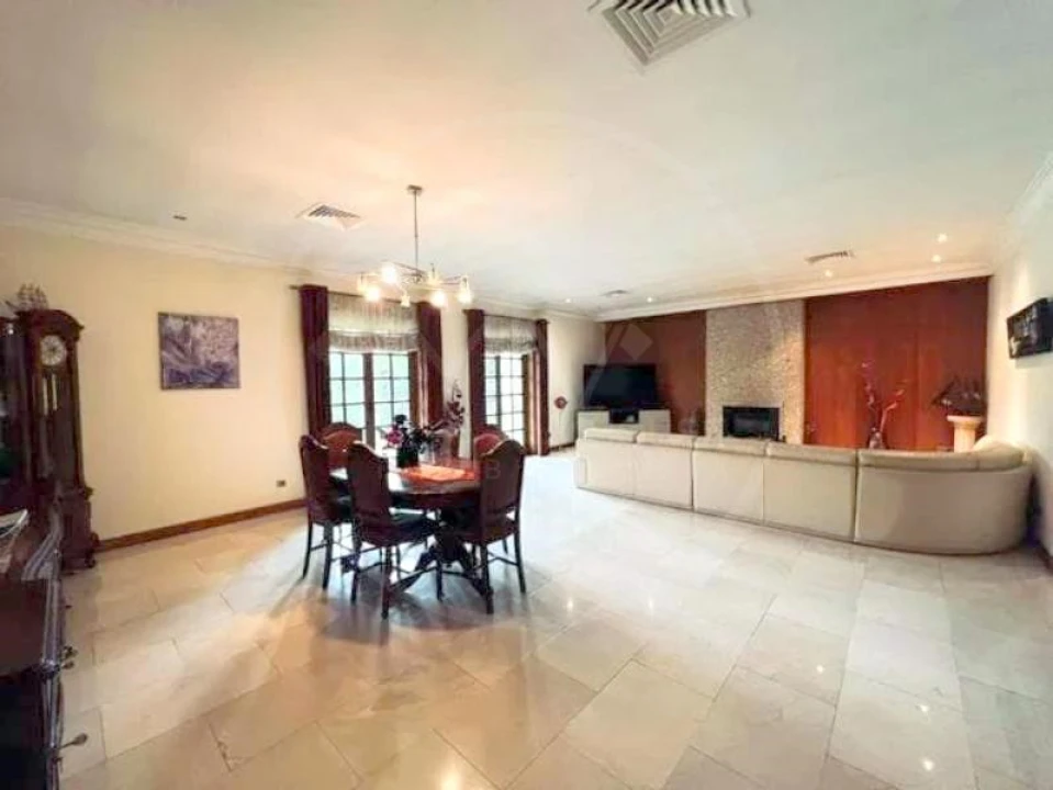 Moradia T5 para Venda em Serzedelo Foto 12