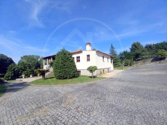 Moradia T5 para Venda em Serzedelo Foto 8