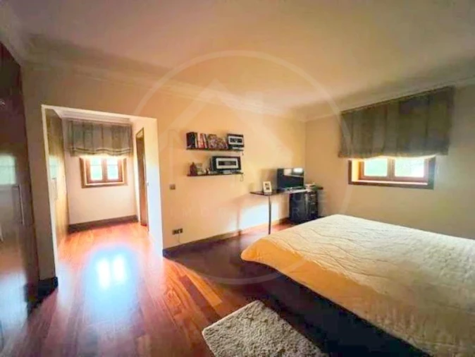 Moradia T5 para Venda em Serzedelo Foto 18