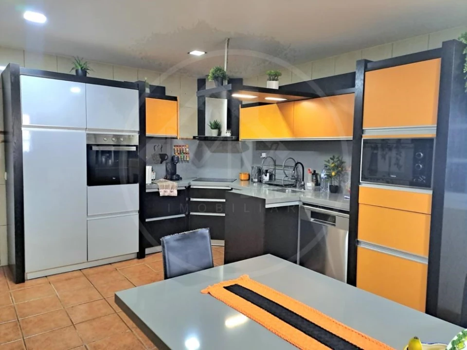 Moradia T4 para Venda em Vilar de Nantes Foto 4