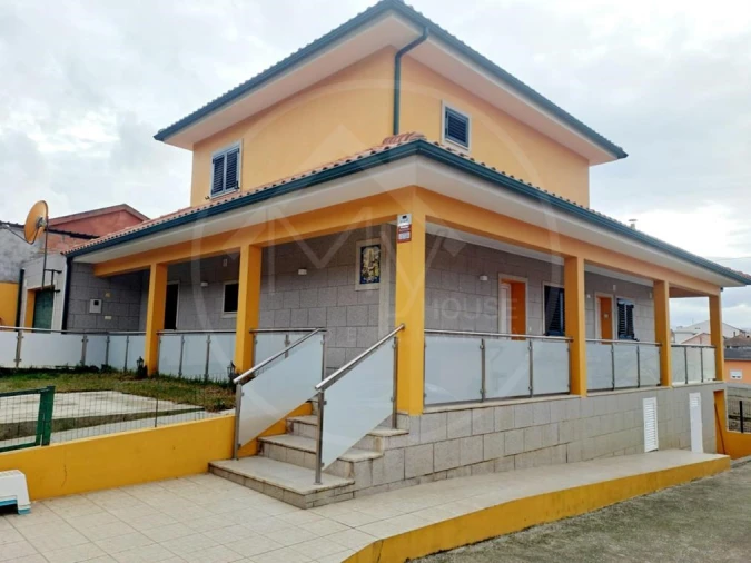 Moradia T4 para Venda em Vilar de Nantes