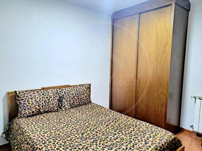 Moradia T4 para Venda em Vilar de Nantes Foto 10