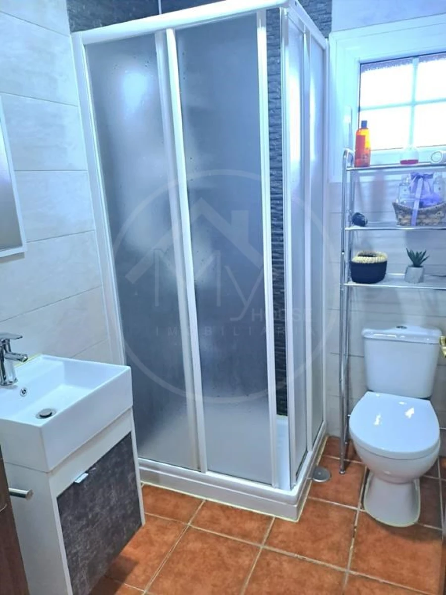 Moradia T4 para Venda em Vilar de Nantes Foto 11