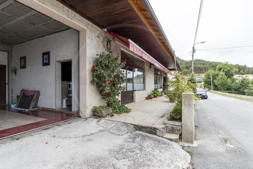 Moradia T4 para Venda em Bornes de Aguiar Foto 3