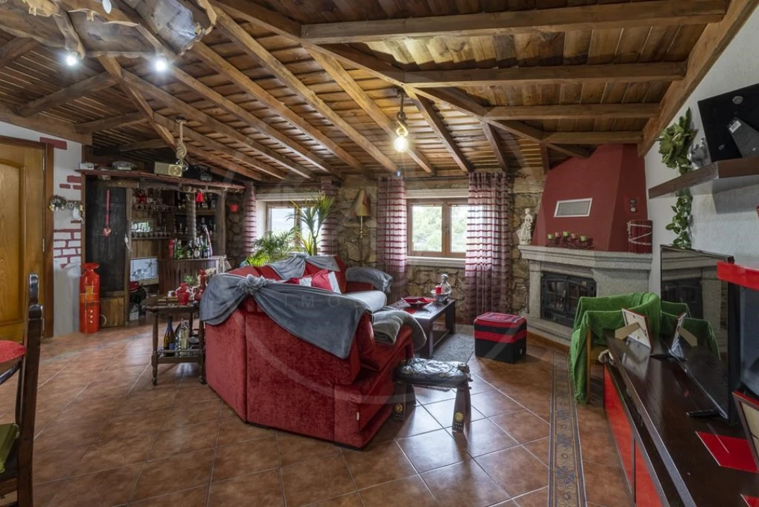 Moradia T4 para Venda em Bornes de Aguiar Foto 12