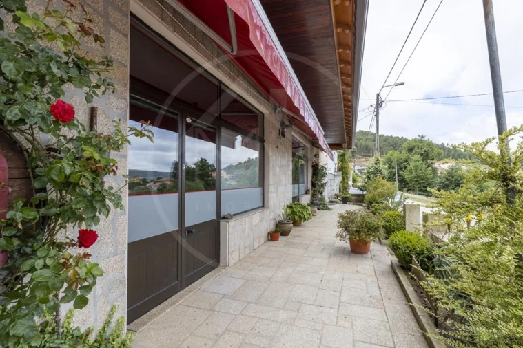 Moradia T4 para Venda em Bornes de Aguiar Foto 2