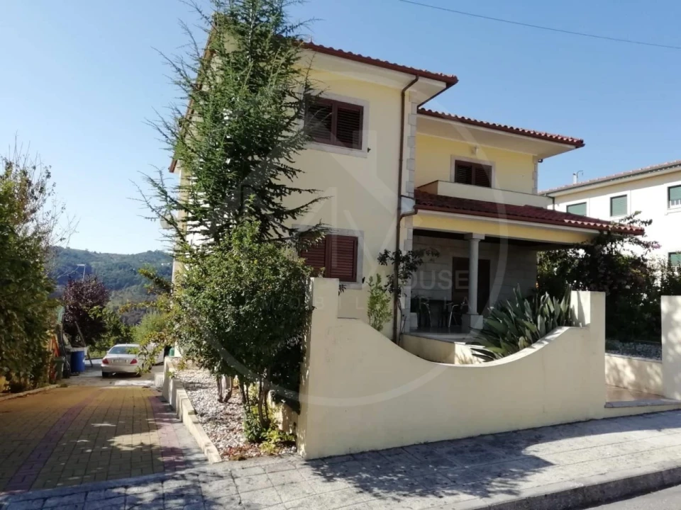 Moradia T5 para Venda em Alvite e Passos Foto 2