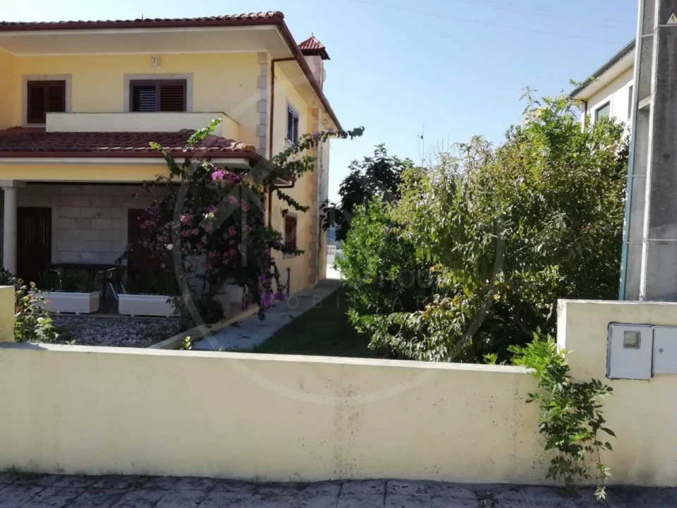 Moradia T5 para Venda em Alvite e Passos Foto 4