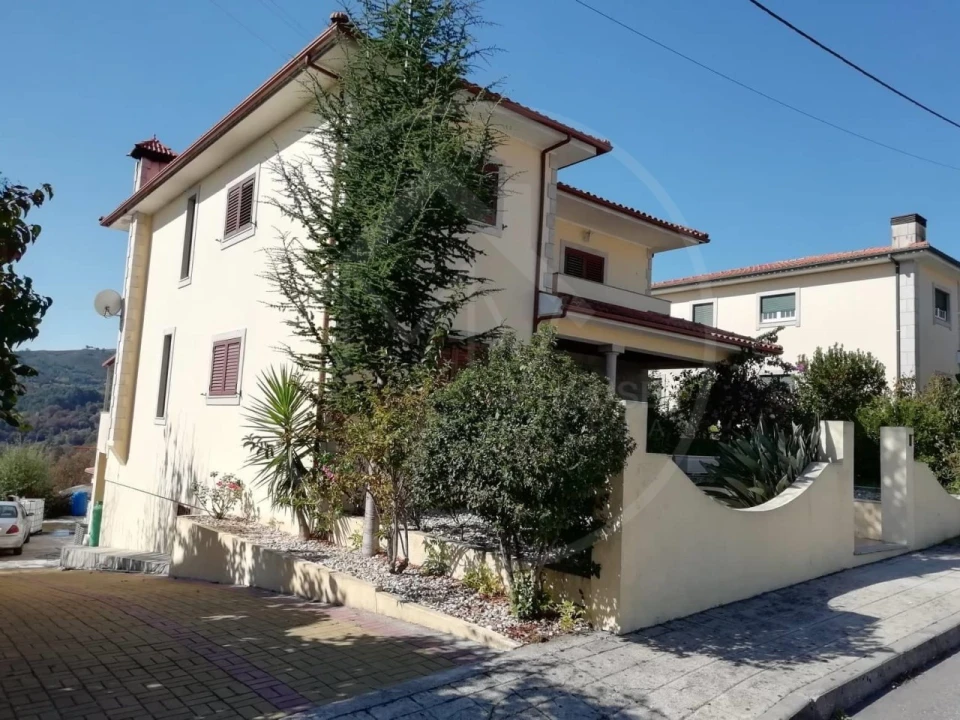 Moradia T5 para Venda em Alvite e Passos Foto 7