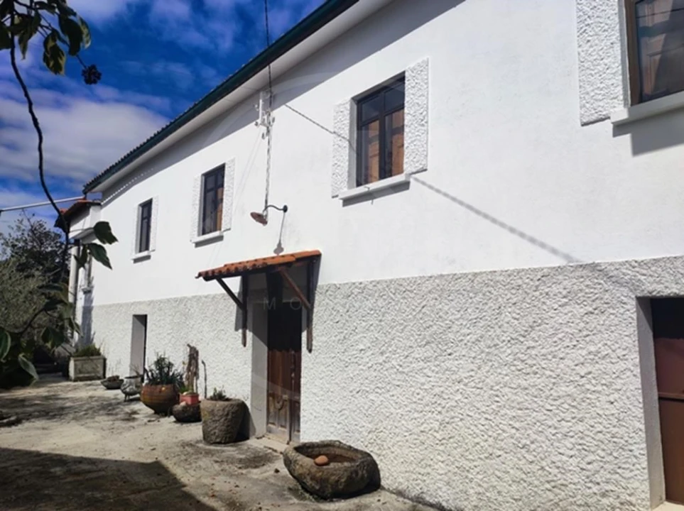 Moradia T8 para Venda em Valtorno e Mourão Foto 3