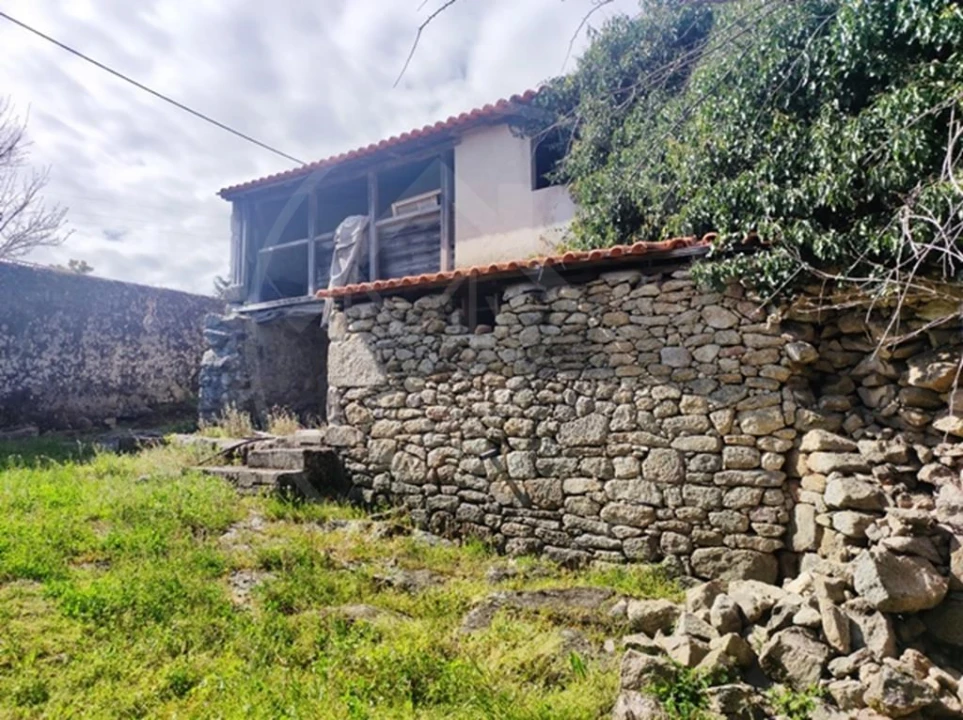 Moradia T8 para Venda em Valtorno e Mourão Foto 7