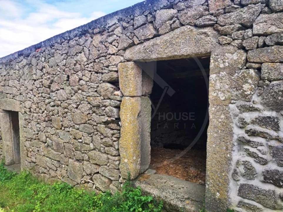 Moradia T8 para Venda em Valtorno e Mourão Foto 8