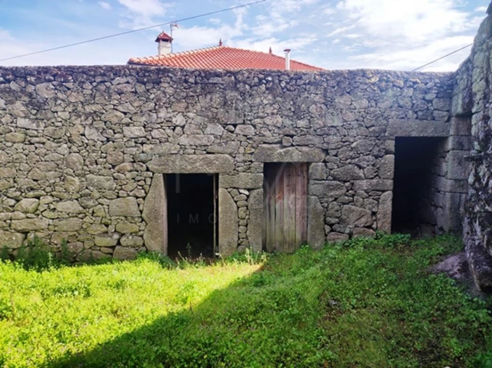 Moradia T8 para Venda em Valtorno e Mourão Foto 12