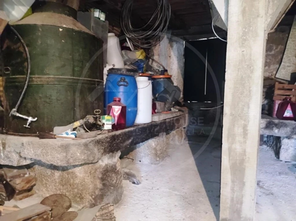 Moradia T8 para Venda em Valtorno e Mourão Foto 37