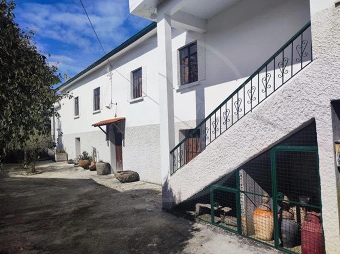Moradia T8 para Venda em Valtorno e Mourão Foto 2