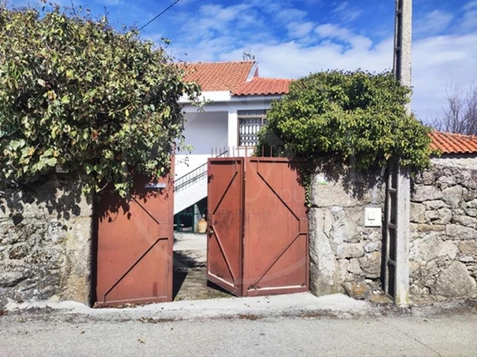 Moradia T8 para Venda em Valtorno e Mourão Foto 18