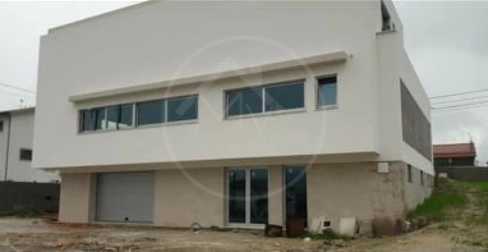 Moradia T4 para Venda em Outeiro Seco Foto 4