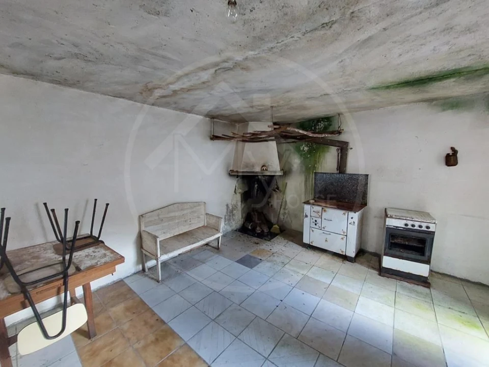 Moradia T4 para Venda em Sabroso de Aguiar Foto 8