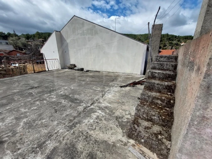 Moradia T4 para Venda em Sabroso de Aguiar Foto 6