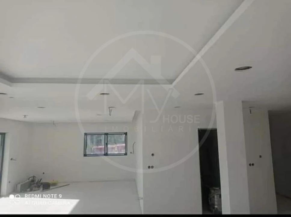 Moradia T3 para Venda em Bustelo Foto 8