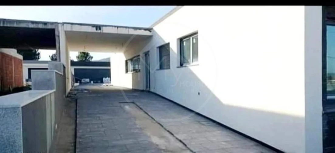 Moradia T3 para Venda em Bustelo Foto 5