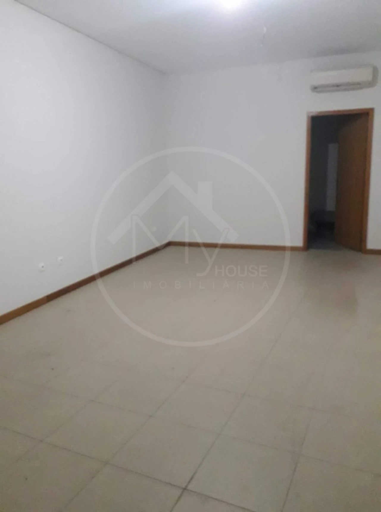 Loja para Arrendamento em Vila Pouca de Aguiar Foto 4