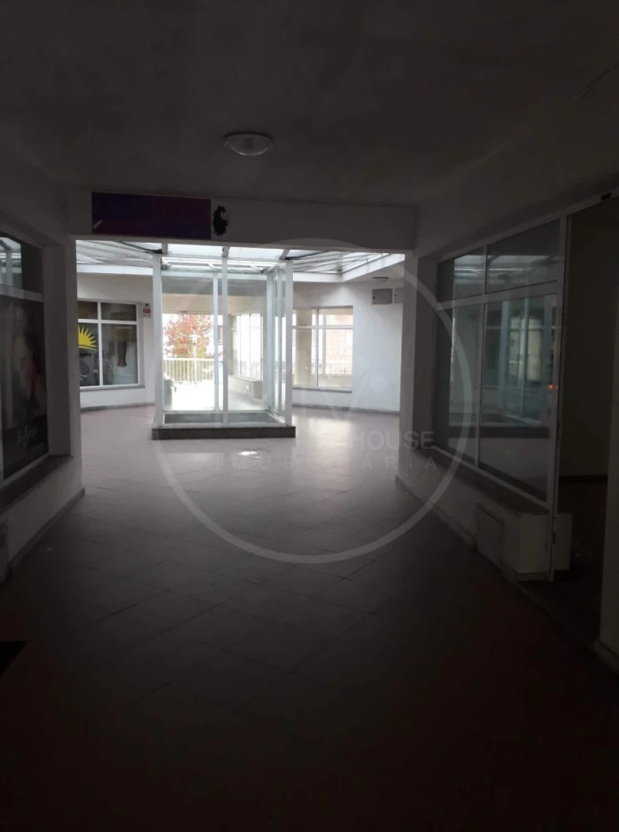 Loja para Arrendamento em Vila Pouca de Aguiar Foto 3