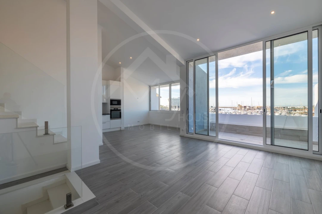 Apartamento T3 para Venda em Quarteira Foto 3