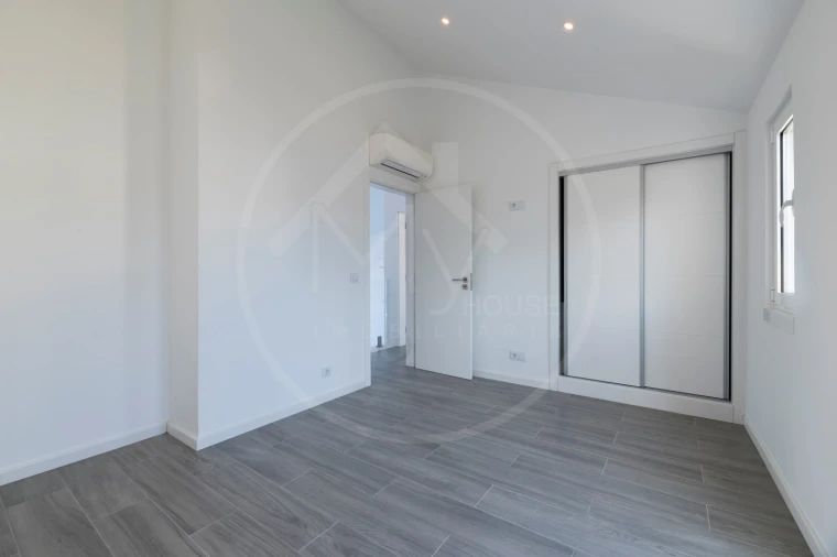 Apartamento T3 para Venda em Quarteira Foto 12