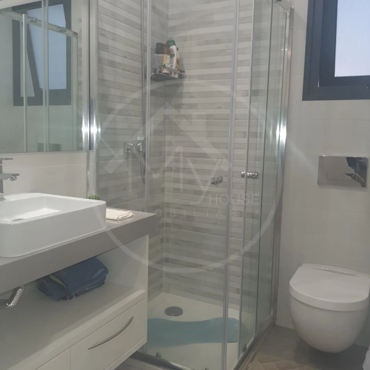 Moradia T4 para Venda em Estreito da Calheta Foto 8