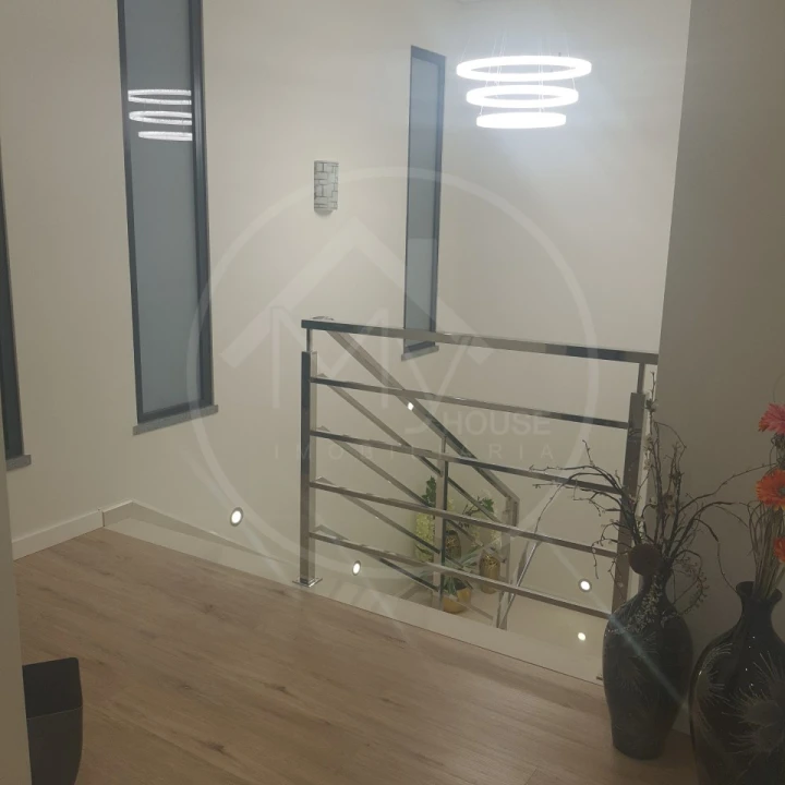 Moradia T4 para Venda em Estreito da Calheta Foto 10