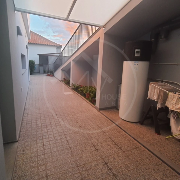 Moradia T4 para Venda em Estreito da Calheta Foto 25