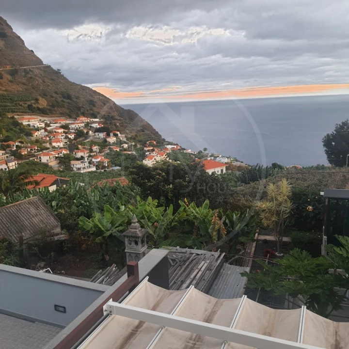 Moradia T4 para Venda em Estreito da Calheta Foto 26