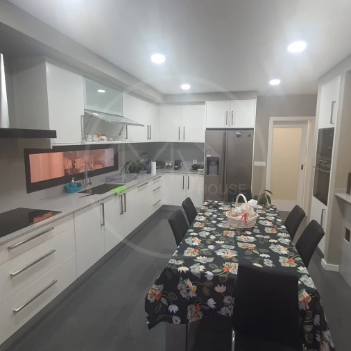 Moradia T4 para Venda em Estreito da Calheta Foto 6