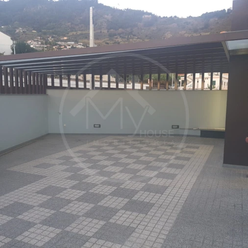 Moradia T4 para Venda em Estreito da Calheta Foto 23