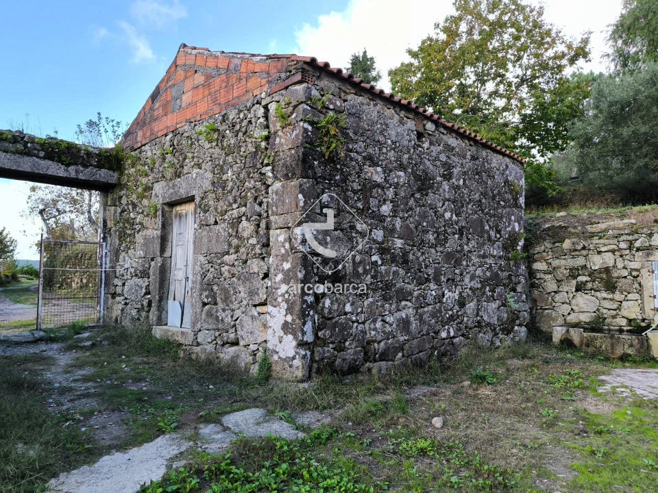 Moradia T3 para Venda em Agualonga Foto 40