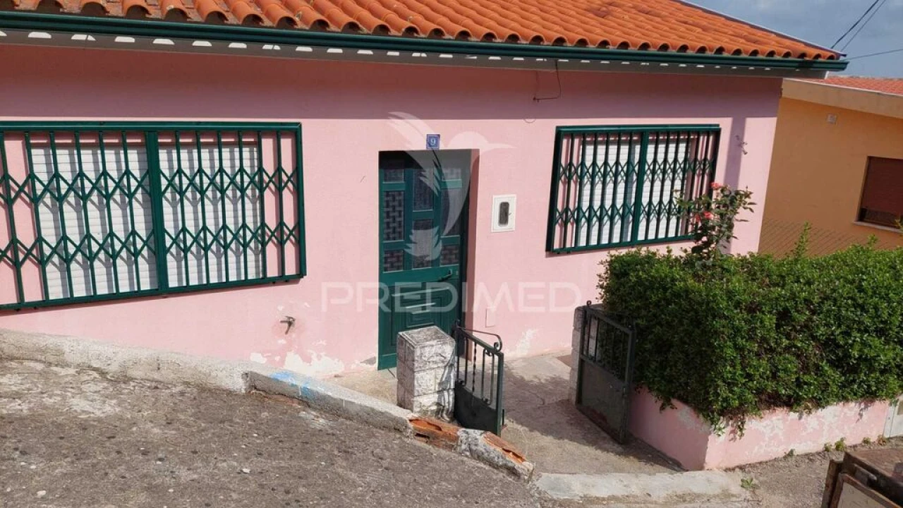 Moradia T2 para Venda em Tabuaço Foto 6