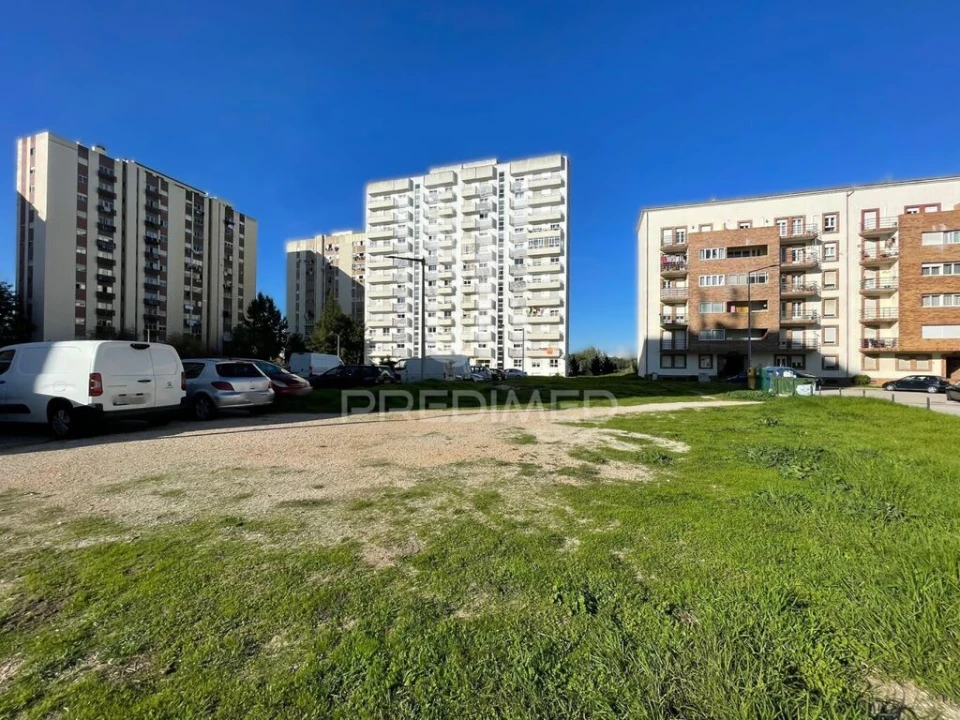 Terreno para Venda em Carregado e Cadafais Foto 1