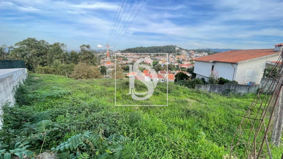 Terreno para Venda em Selho (São Jorge) Foto 3