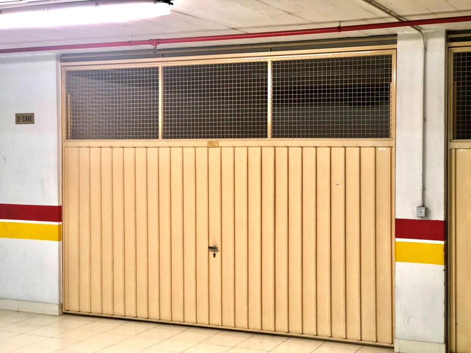 Garagem para Venda em Alvalade Foto 1