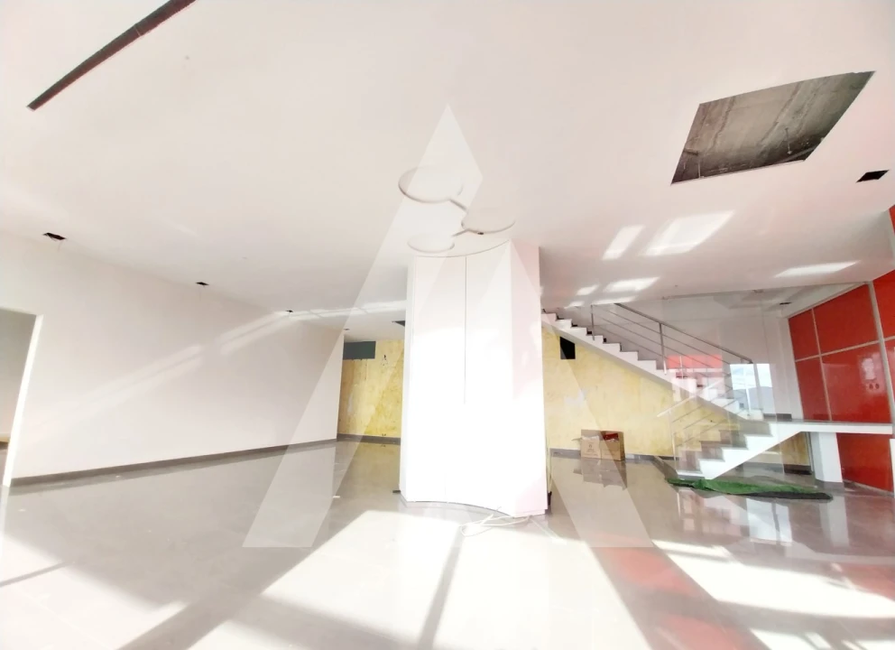 Armazém para Venda em Oliveira de Frades, Souto de Lafões e Sejães Foto 3