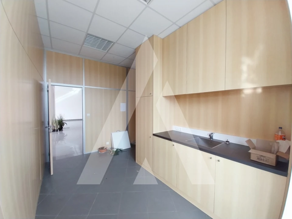 Armazém para Venda em Oliveira de Frades, Souto de Lafões e Sejães Foto 13