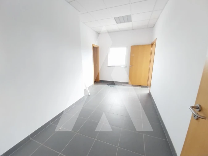 Armazém para Venda em Oliveira de Frades, Souto de Lafões e Sejães Foto 9