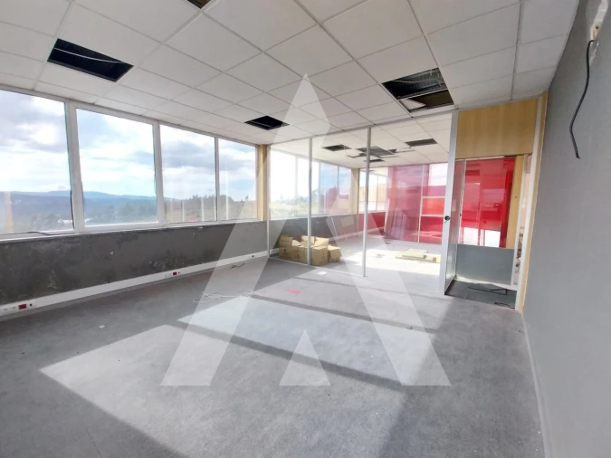 Armazém para Venda em Oliveira de Frades, Souto de Lafões e Sejães Foto 11