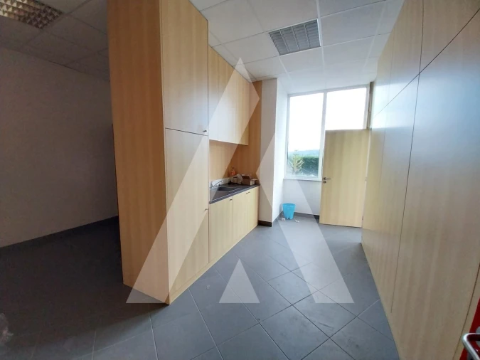 Armazém para Venda em Oliveira de Frades, Souto de Lafões e Sejães Foto 12