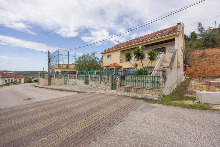 Moradia T4 para Venda em Pelariga