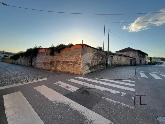 Terreno para Venda em Vilar de Andorinho Foto 2