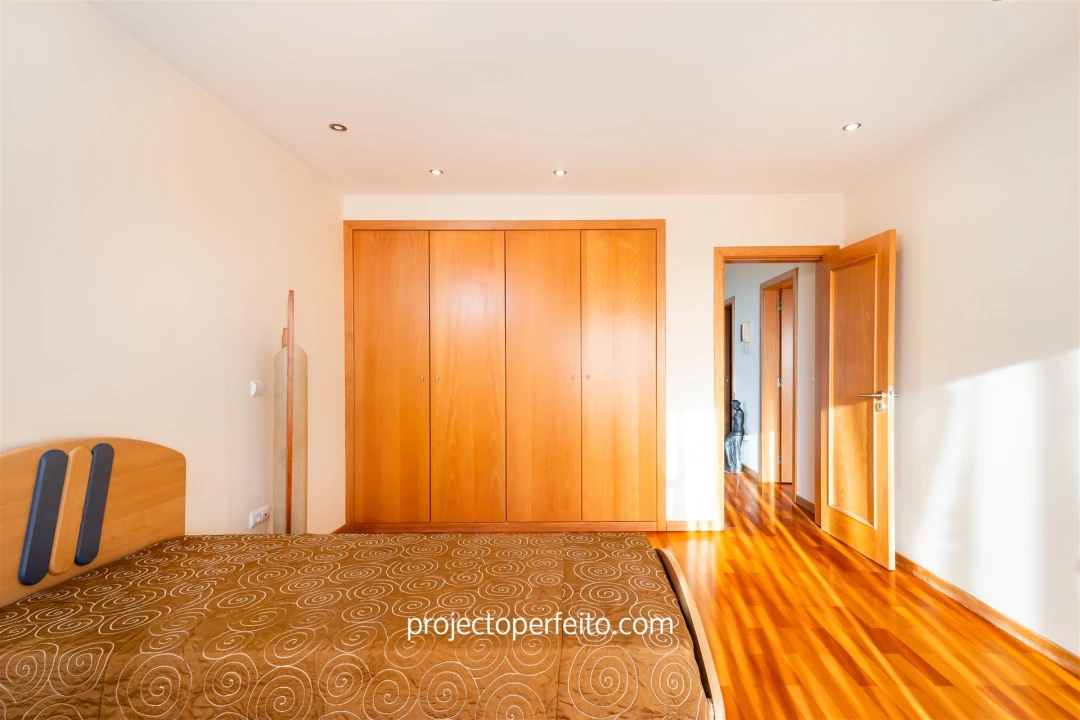 Apartamento T3 para Venda em Mafamude e Vilar do Paraíso Foto 15