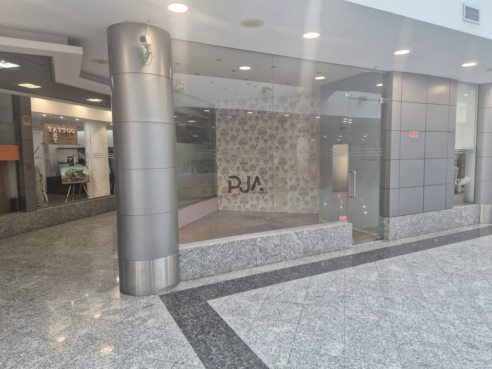 Loja para Arrendamento em Buarcos Foto 1