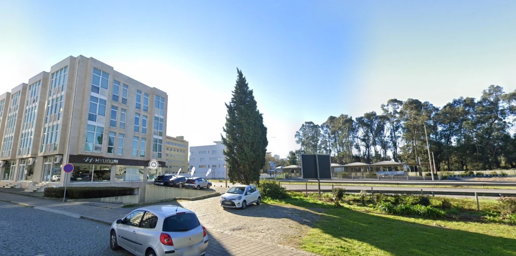 Armazém para Arrendamento em Pedrouços Foto 3